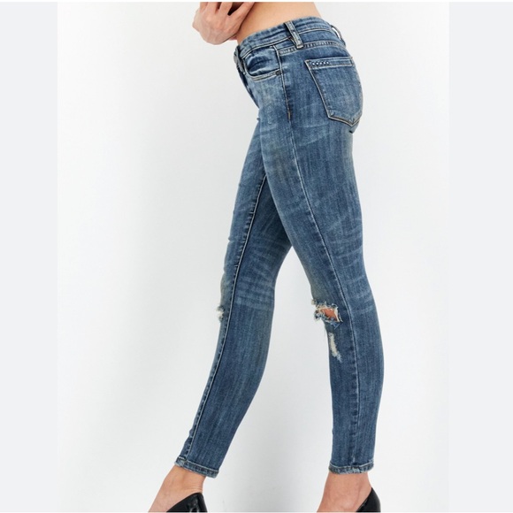 Blank NYC Classique Cropped Skinny Fit Distressed Denim Jeans Size 28 - Picture 3 of 6